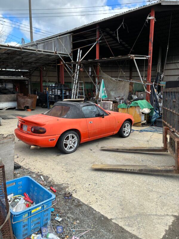 最後の時を迎えたユーノス ロードスター 廃車引取の様子