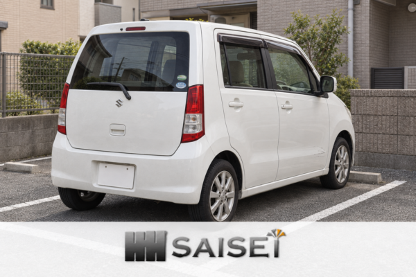 福岡市南区老司の駐車場に停めたスズキ・ワゴンRの後方