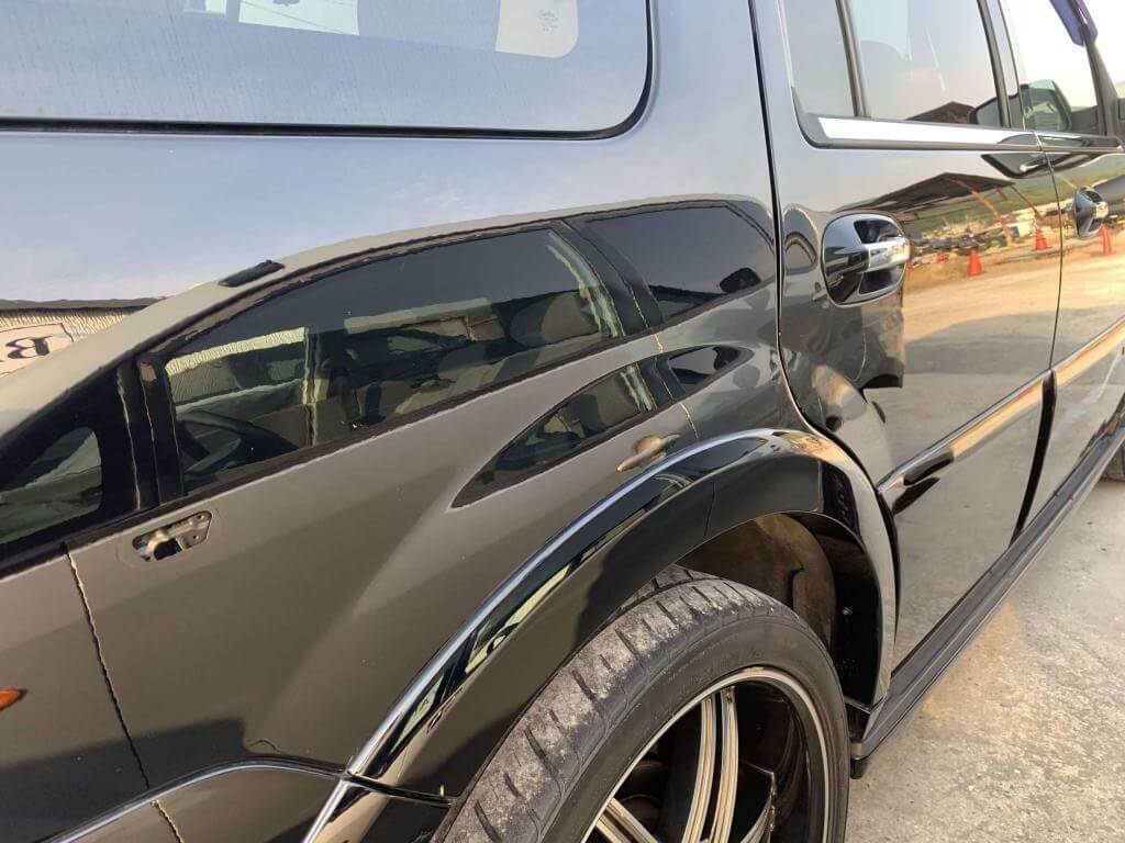 リンカーンナビゲーター板金塗装修理2