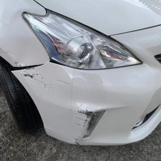 福岡市早良区 Sさま プリウスa フロント周り修理